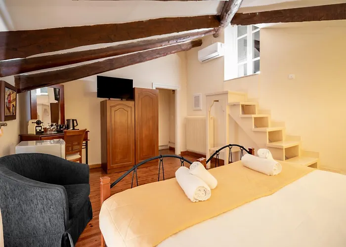 Archontiko Eleni Άνδρος