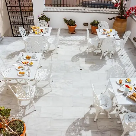 Hotell Archontiko Eleni Ándros