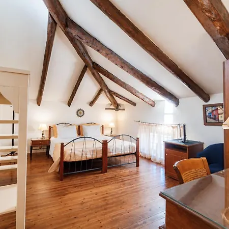 Archontiko Eleni Hotell 4*